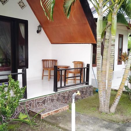 Coconut Gili Meno Hotel Exterior foto